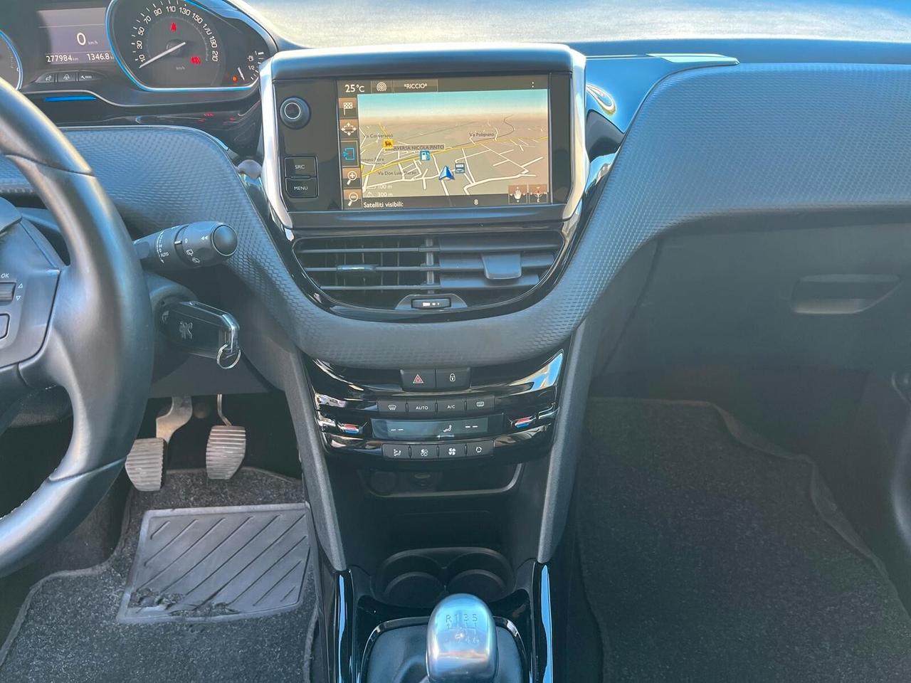Peugeot 2008 BlueHDi 120 S&S Féline