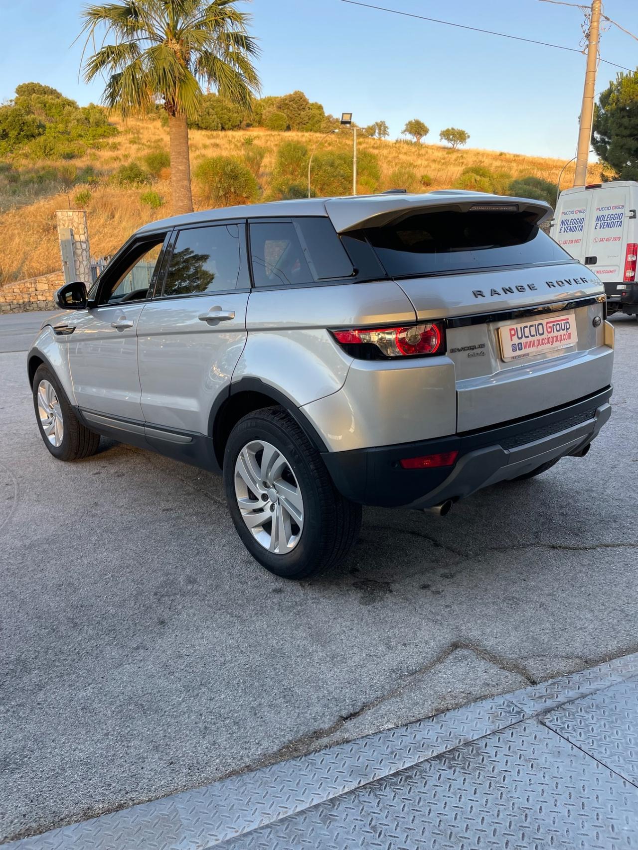 Land Rover Range Evoque 2.2 Sd4 5p. Pure