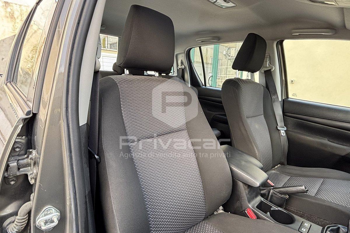 TOYOTA Hilux 2.4 D-4D 4WD 4 porte Double Cab Lounge