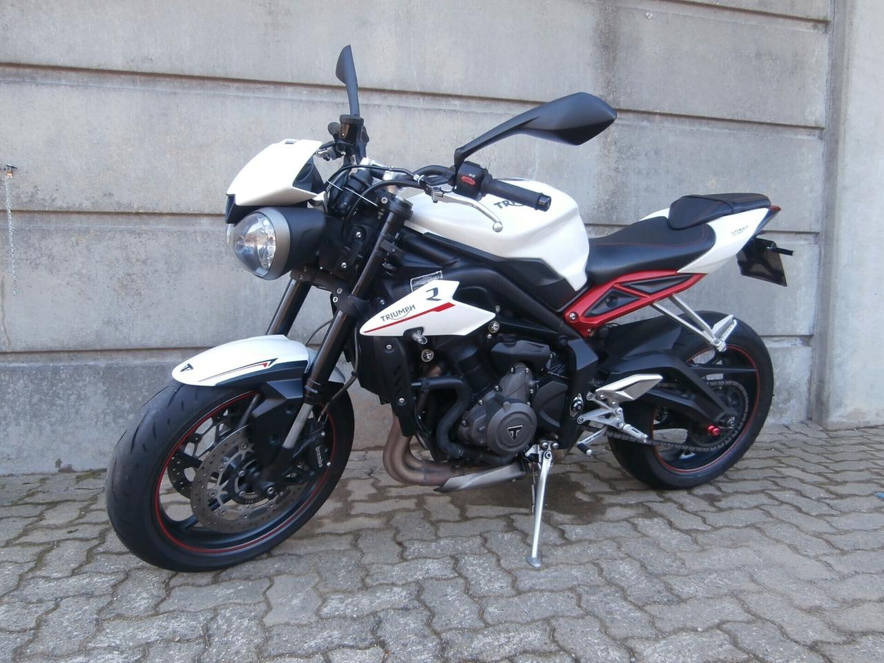 Triumph Street Triple 765 R del 2018 passaggio incluso-tagliando e garanzia