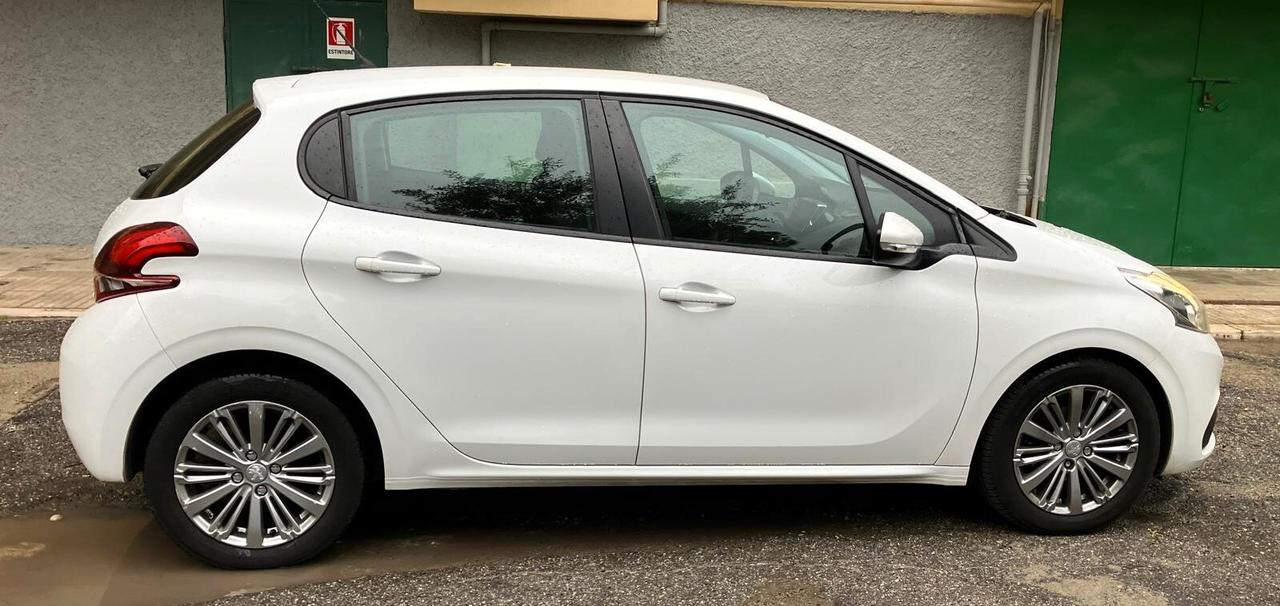 Peugeot 208 1.6HDi 75 5 porte Allure unipro