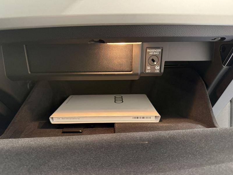 Audi A4 A4 Avant 35 TDI/163 CV S-Tronic S-Line Edition