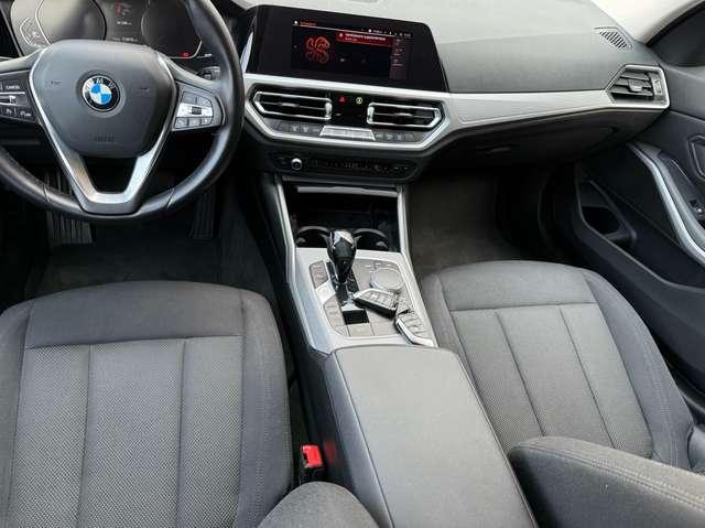 BMW 320 320d Touring mhev 48V xdrive