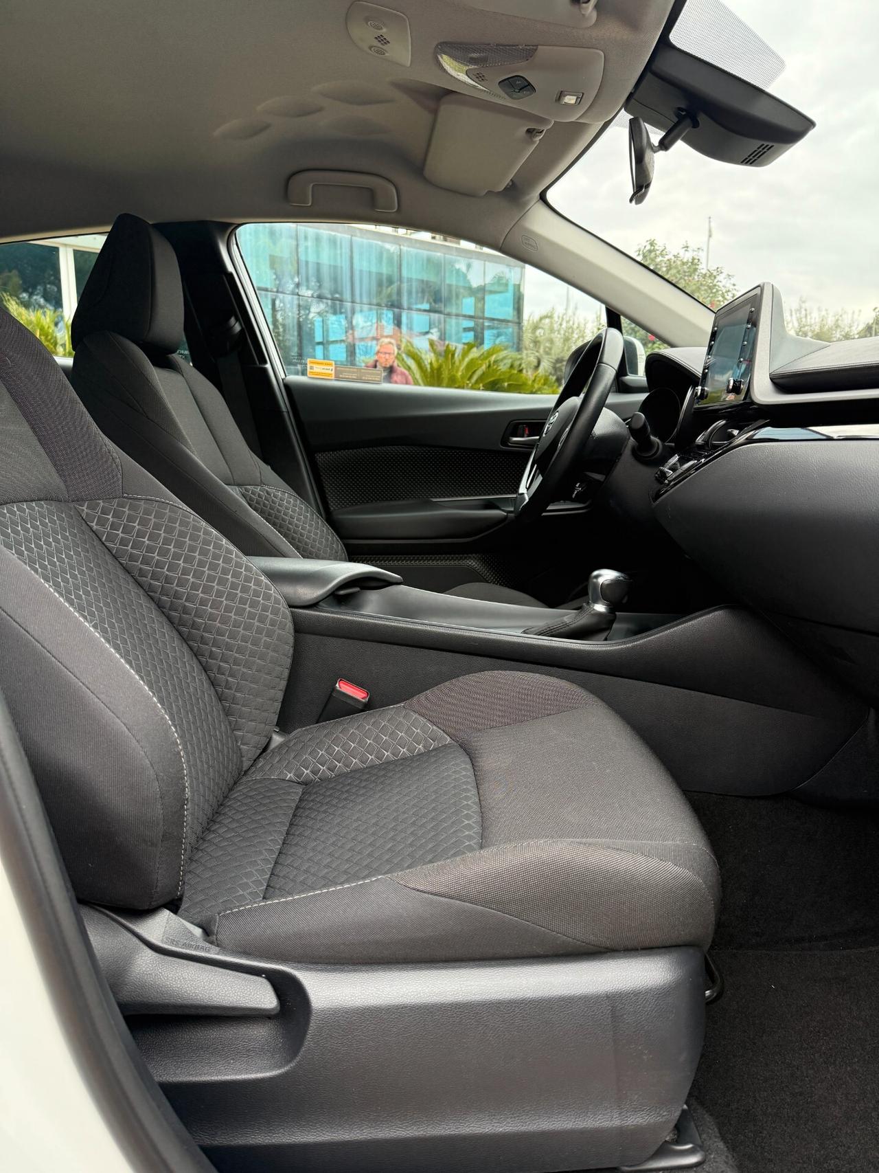Toyota C-HR 1.8 Hybrid E-CVT Business