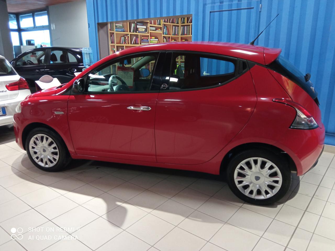 Lancia Ypsilon 1.2 69 CV 5 porte Ecochic Gold