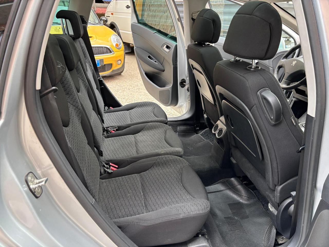 Peugeot 308 1.6 HDi 110CV SW Ciel Féline