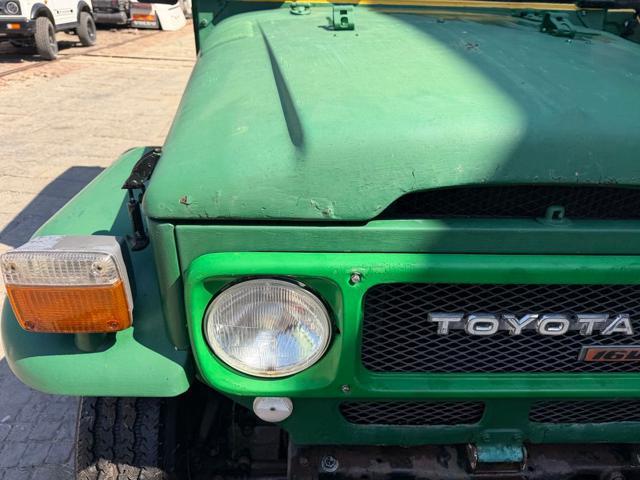 TOYOTA Land Cruiser BJ40