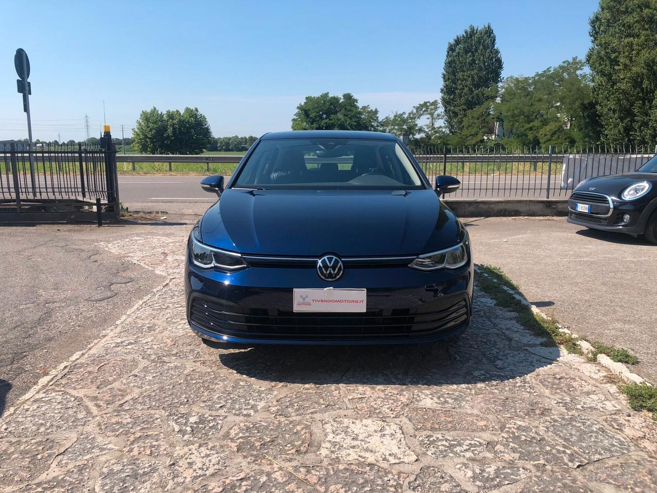 Volkswagen Golf 1.0 TSI EVO Life ADATTA A NEOPATENTATI