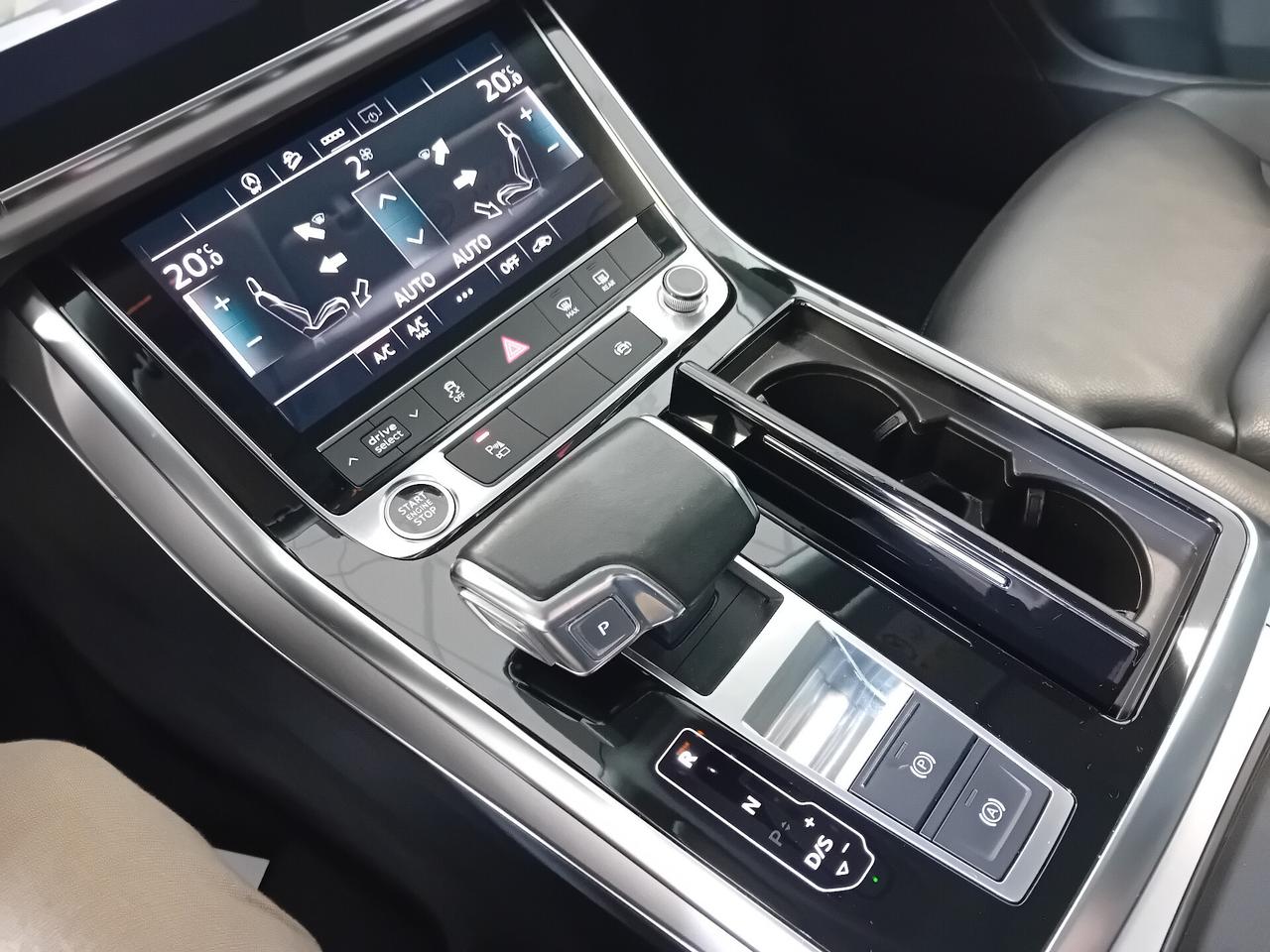 Audi Q8 RS TFSI V8 MHEV quattro tiptronic