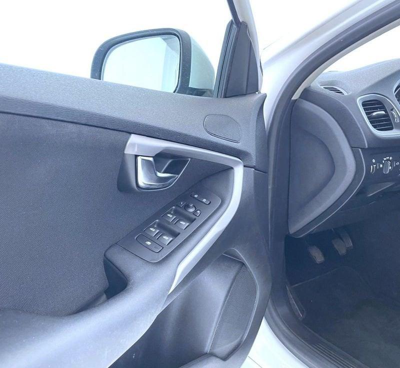 Volvo V40 V40 D2 1.6 Kinetic ** OFFERTA RISERVATA SOLO PER OPERATORI DEL SETTORE **