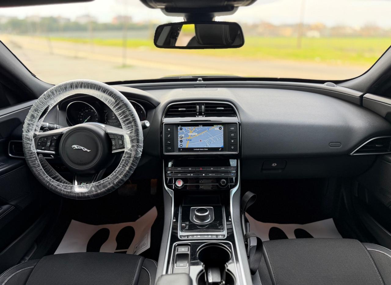 Jaguar XE 2.0 D Turbo 180CV aut. R-Sport