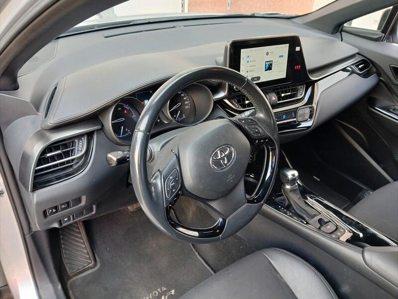 Toyota C-HR 1.8 Hybrid E-CVT 98cv Lounge 07/2022 Neopatentati