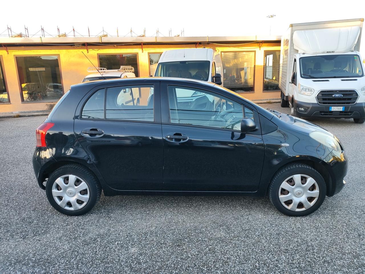 Toyota Yaris 1.0 5 porte