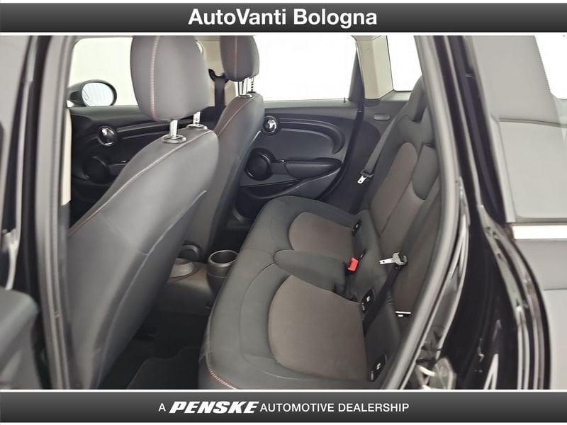 MINI Mini 5 porte Mini 5p 1.5 One Essential 102cv auto