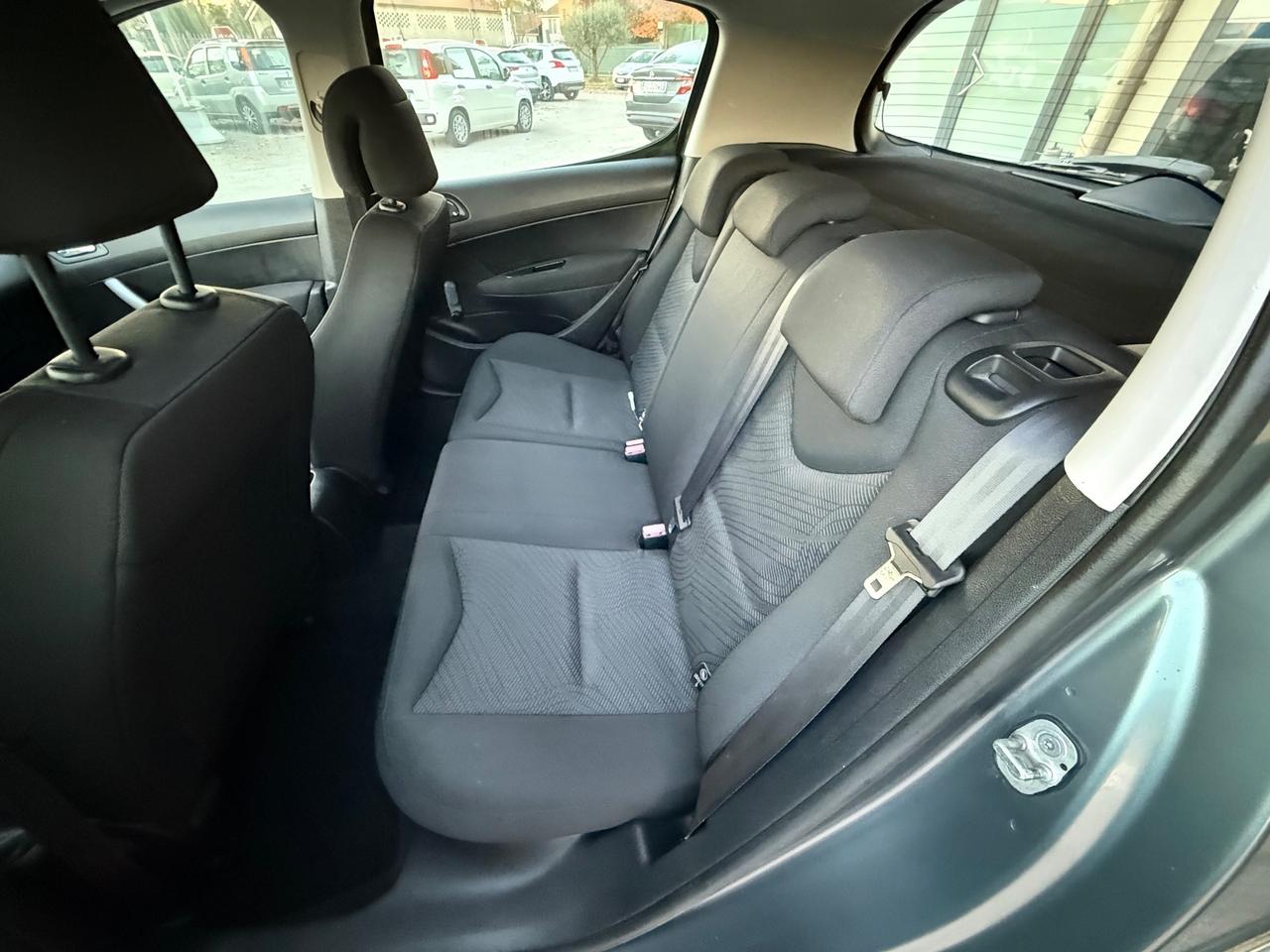 Peugeot 308 1.6 HDi 90CV 5p. - Neopatentati