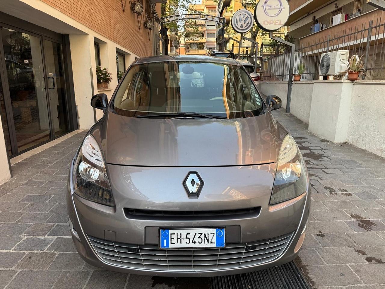 RENAULT Grand Scenic 1.9 dCi 130CV Luxe 7 POSTI
