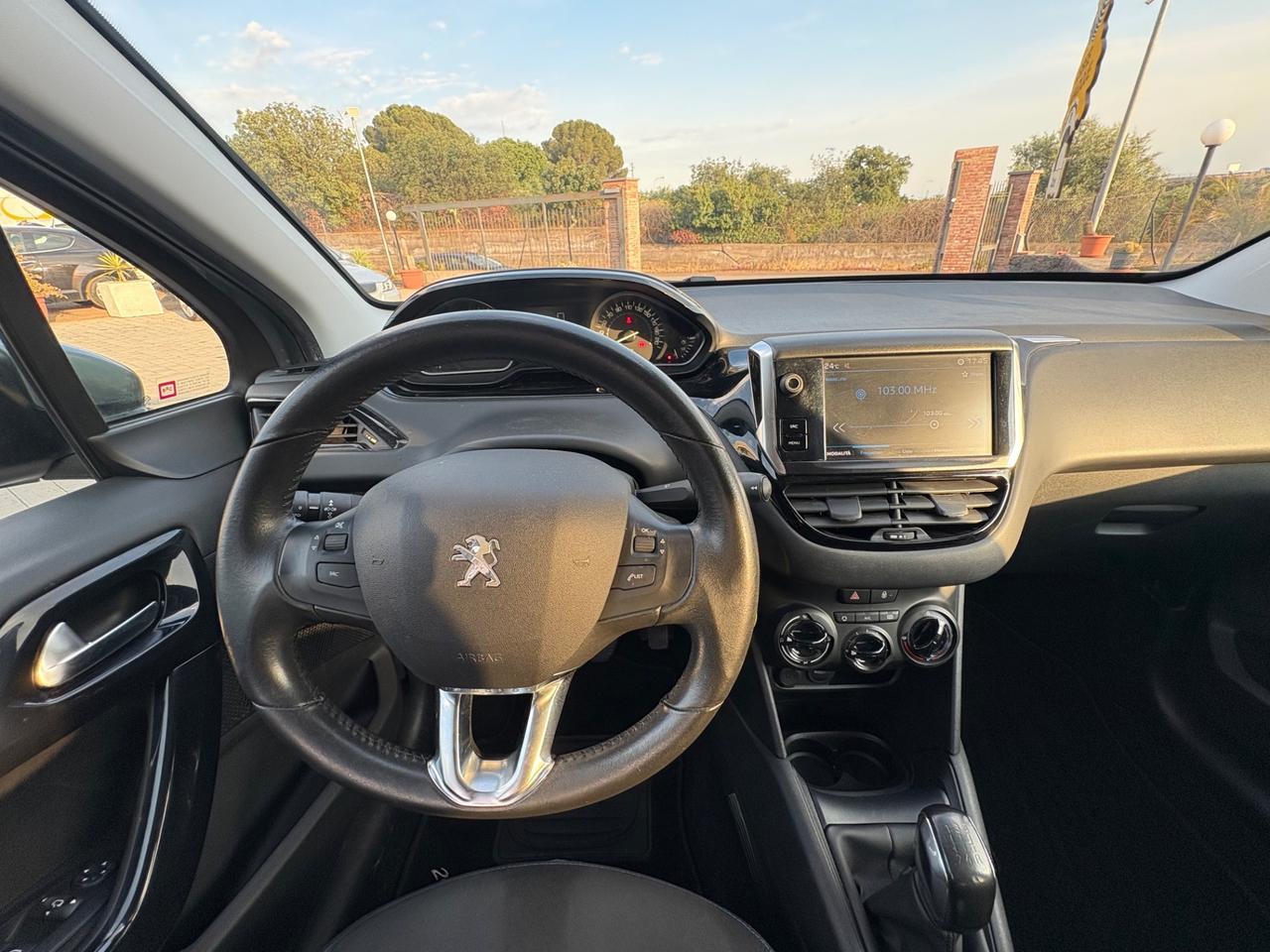 Peugeot 208 PureTech 82 5p. GPL SIGNATURE