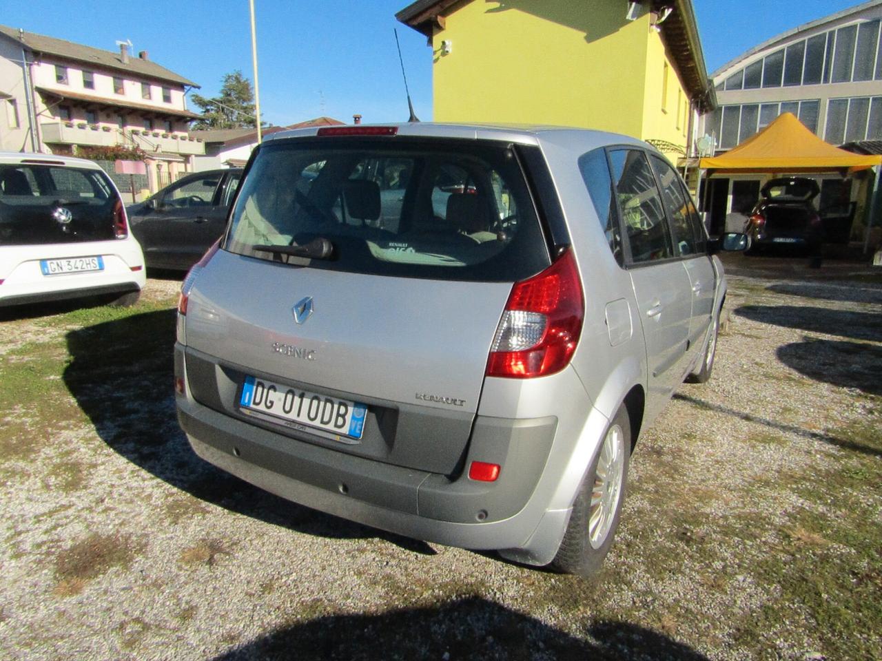 Renault Scénic BZ tagliandata e gommata