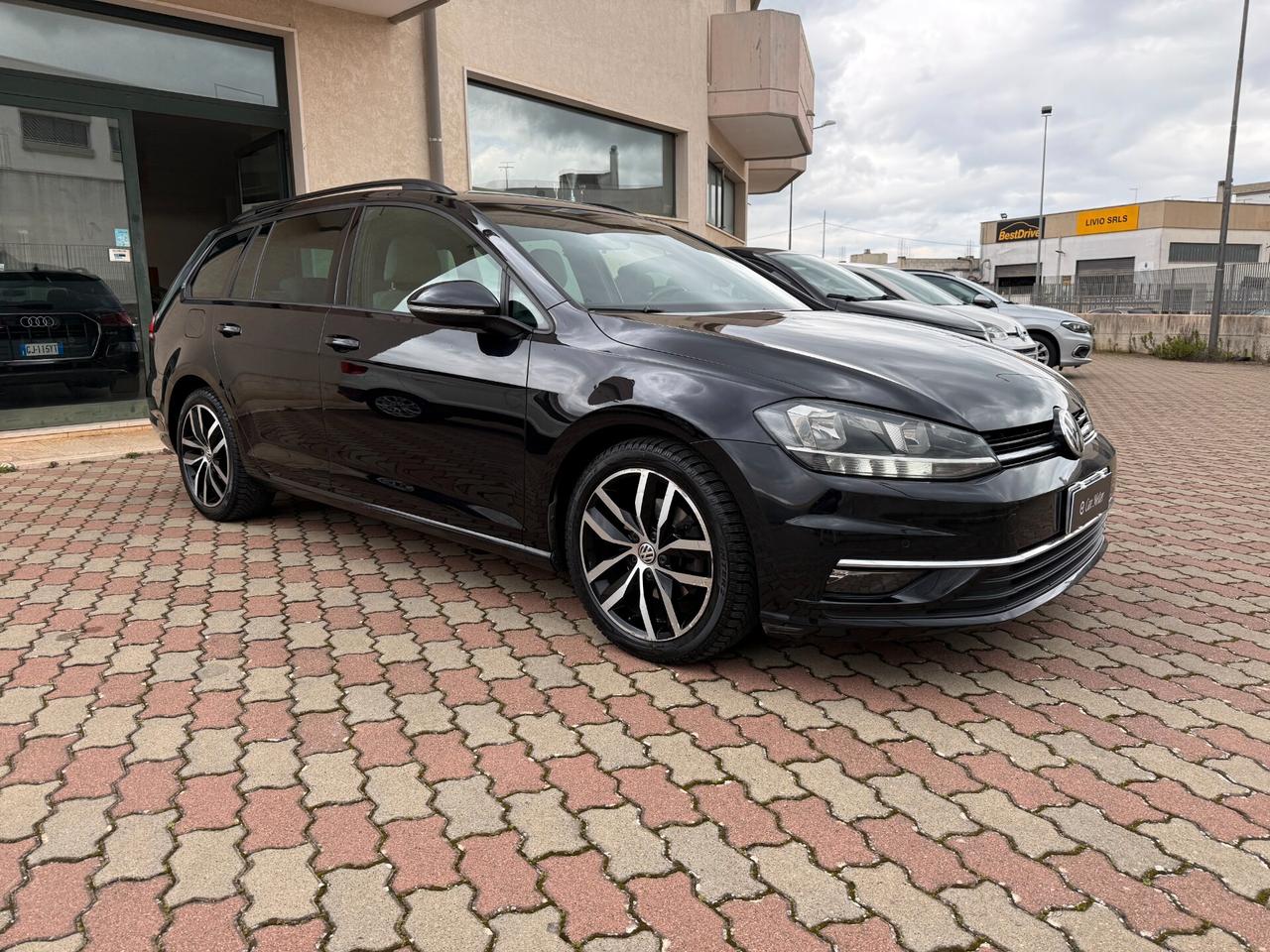 Volkswagen Golf Variant 1.6 TDI 115 CV DSG Executive BlueMotion Tech. CarPlay