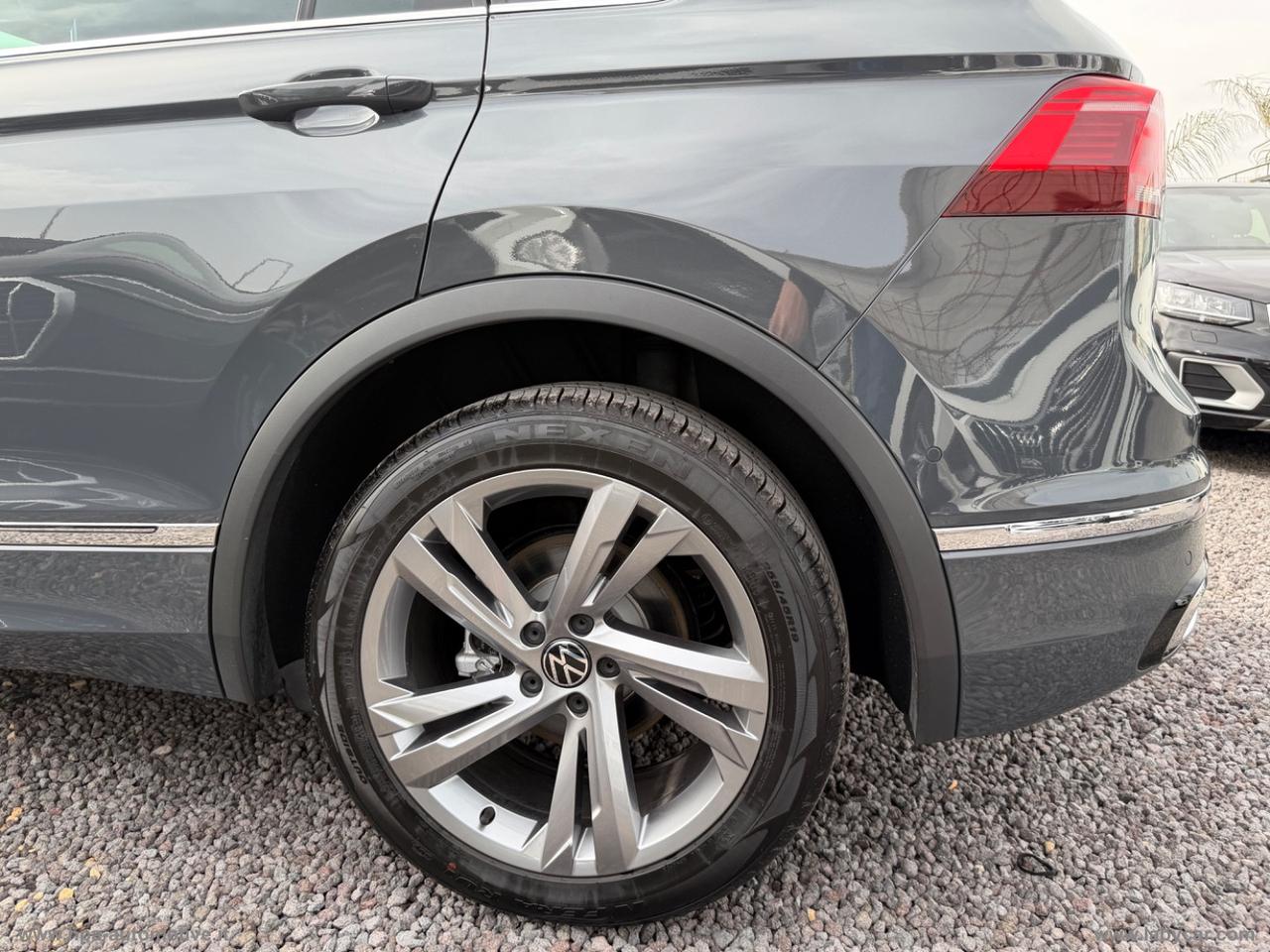 VOLKSWAGEN Tiguan 2.0TDI R-LINE FULL LED NAVI AID ACTIVE INFO DISPLAY PELLE RETROCAMERA