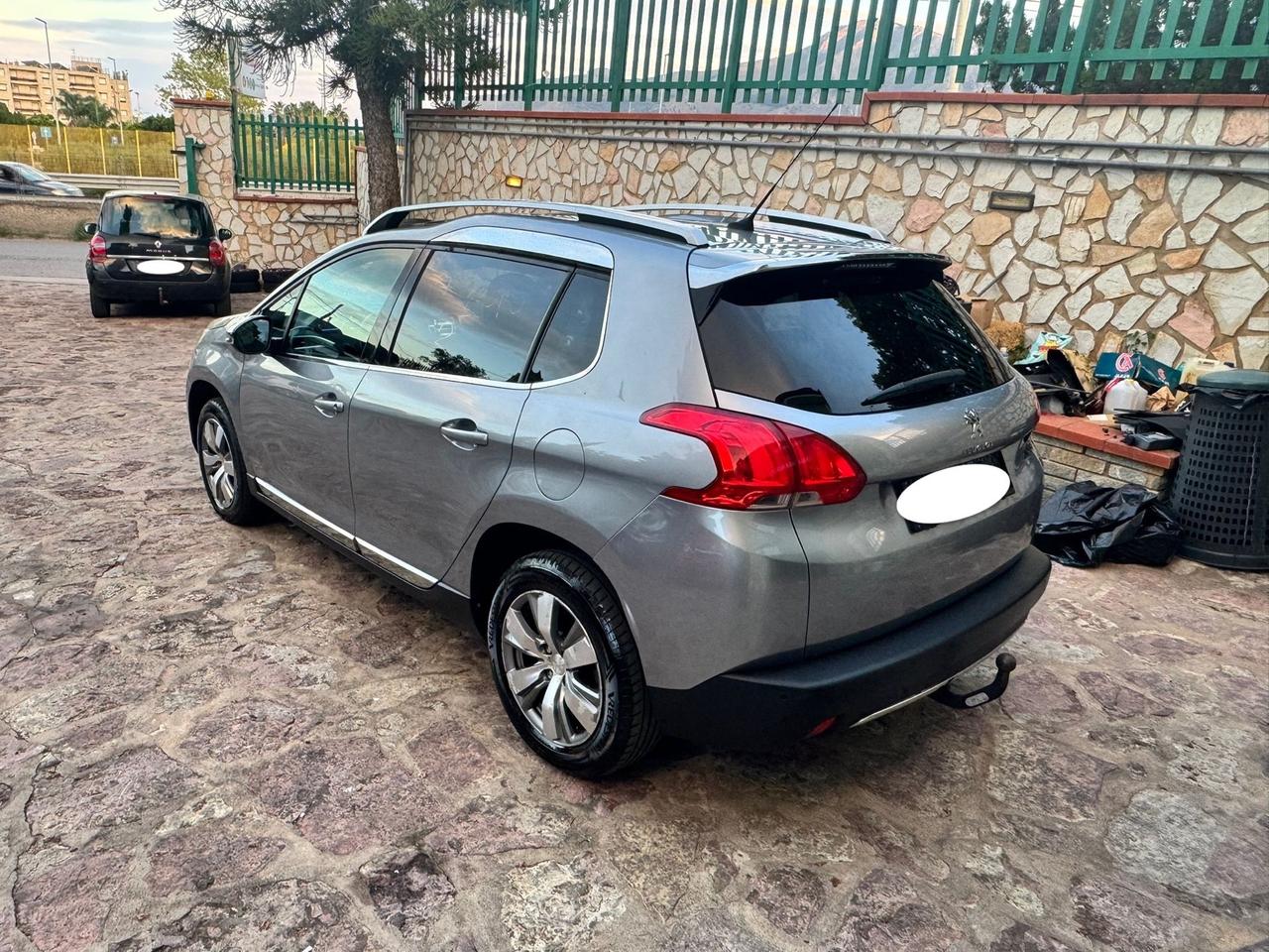 Peugeot 2008 1.6 e-HDi 115 CV Stop&Start Féline