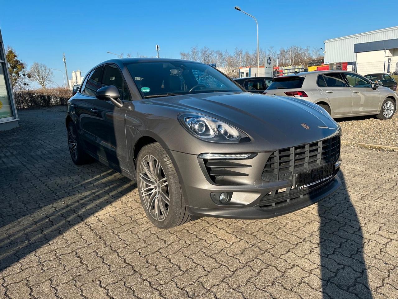 Porsche Macan 2.0 PDK, tetto panoramico, telecamera