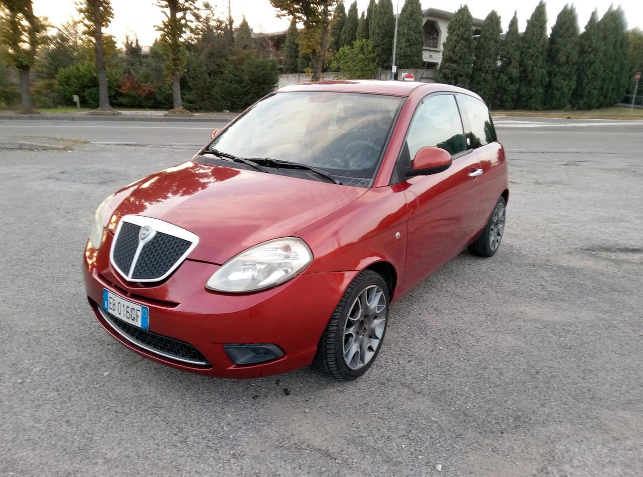 Lancia Ypsilon 1.4 Platino Ecochic GPL