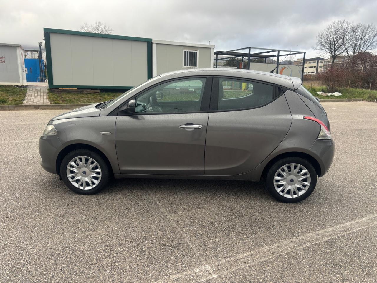 Lancia Ypsilon 1.2 69 CV 5 porte Gold