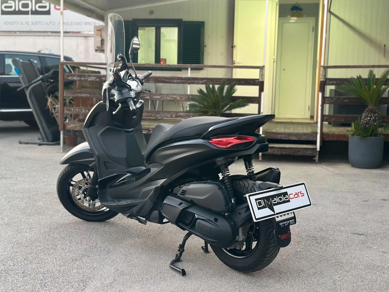 Piaggio Beverly 400 HPE DEEP BLACK '24