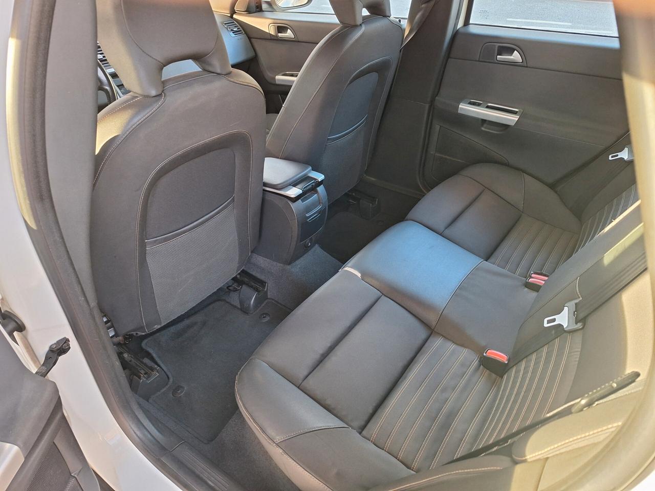 VOLVO V50 D2 R-DESIGN 1.6 DIESEL 114CV NEOPATENTATI EURO5