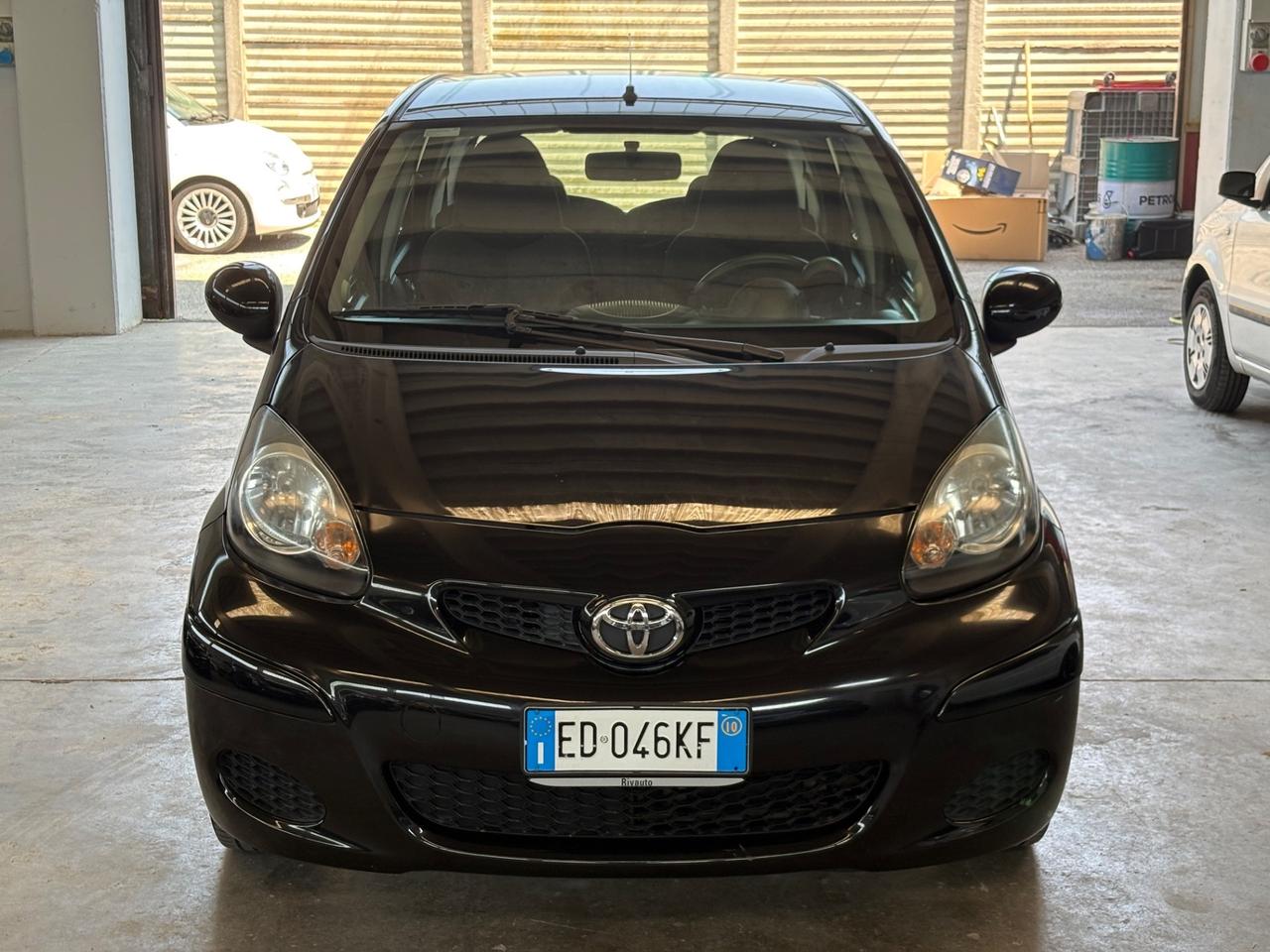 Toyota Aygo 1.0 12V VVT-i 5 porte Sol Red Edition