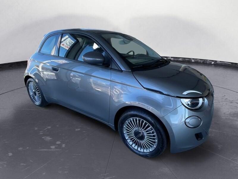 FIAT 500e 500 Nuova 500 Hatchback My23 La Nuova 500 - 320 Berlina