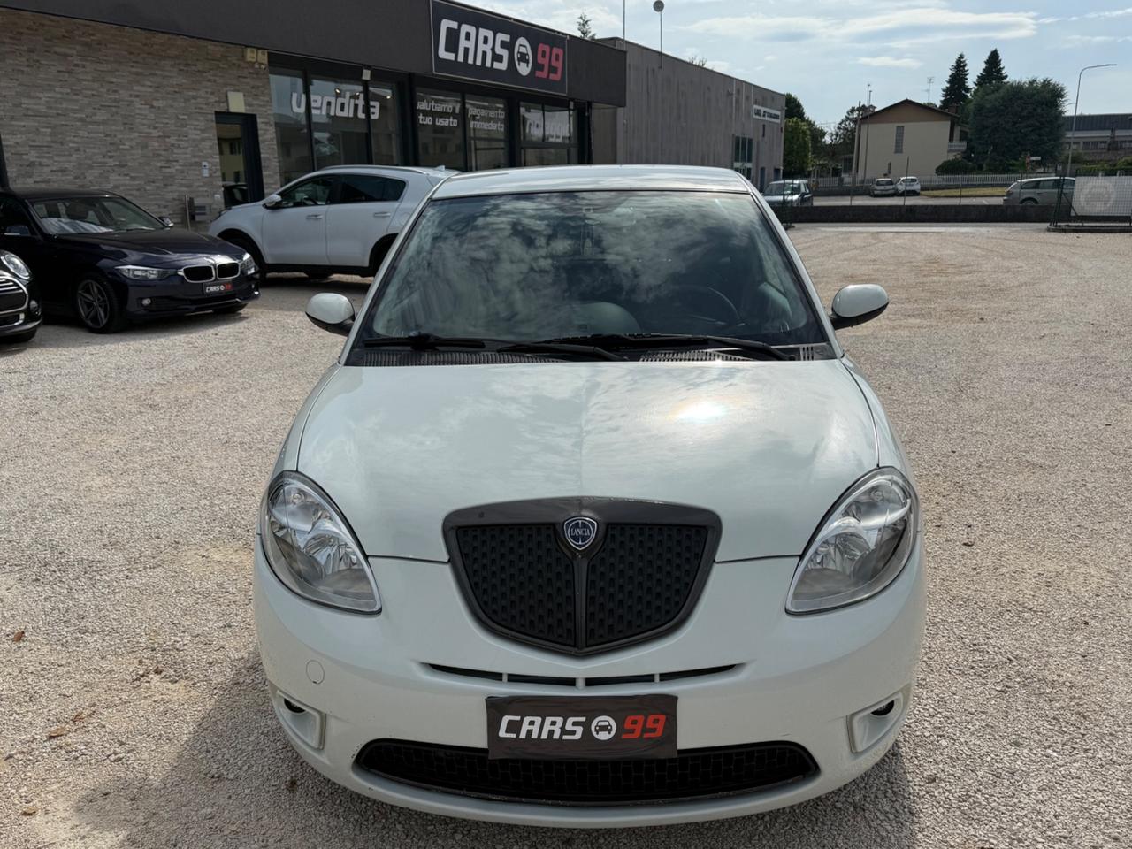Lancia Ypsilon 1.4 16V MomoDesign