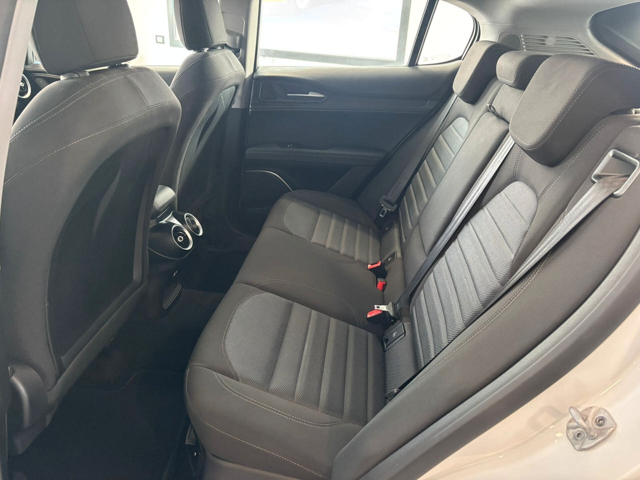 Alfa Romeo Stelvio 2.2 Turbodiesel 160 CV AT8 RWD Business