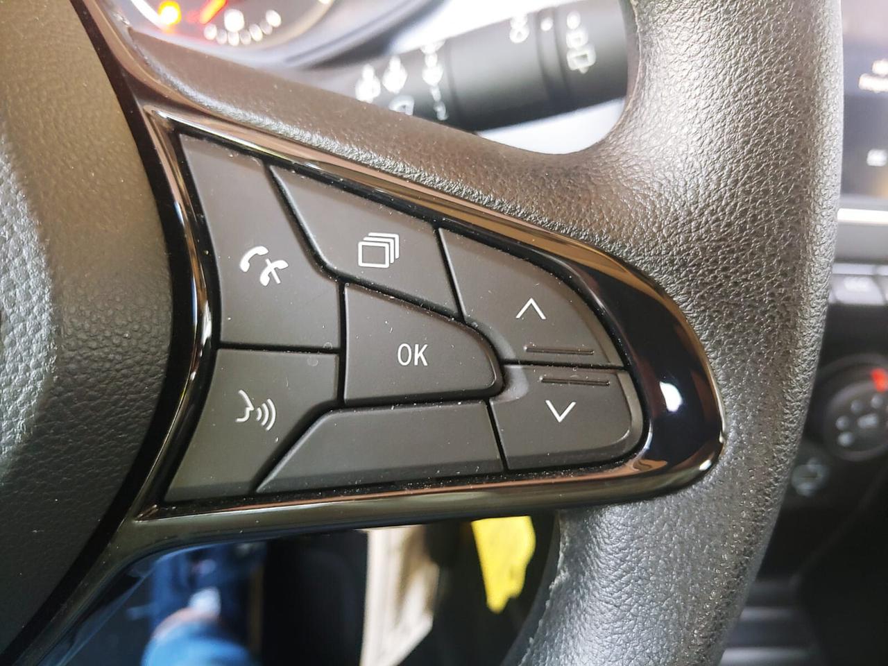 RENAULT Clio TCe 90 CV 5 porte -NAVI-NEOP-FARI LED
