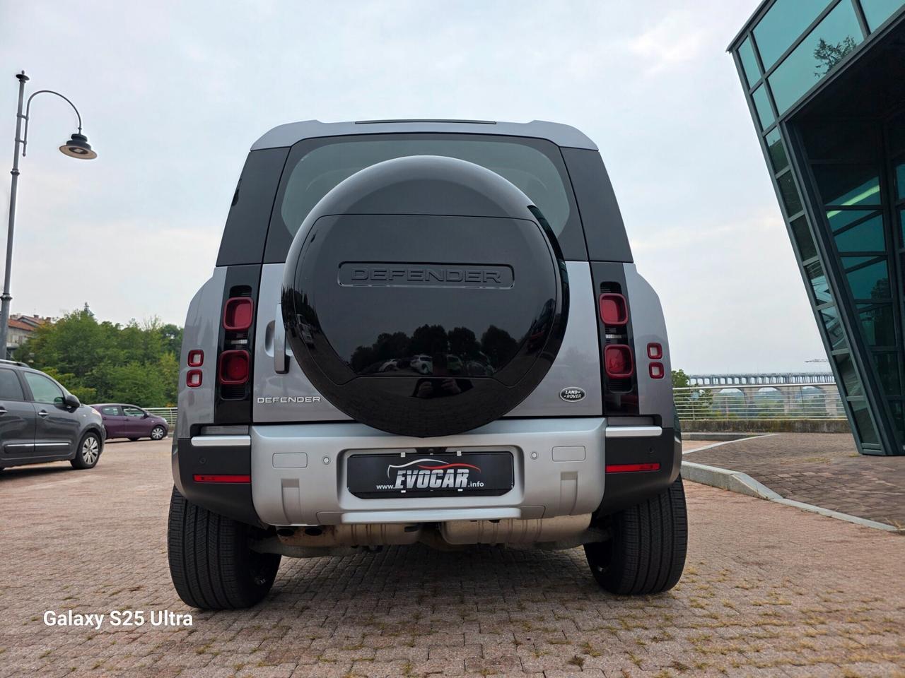 Defender 110 3.0D I6 200CV X-Dynamic iva esposta
