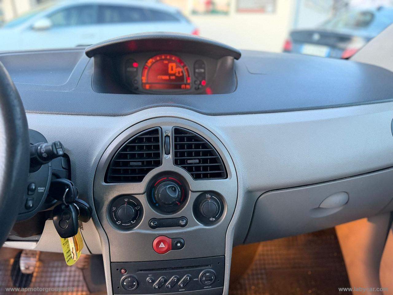 RENAULT Modus 1.2 16V Dynamique