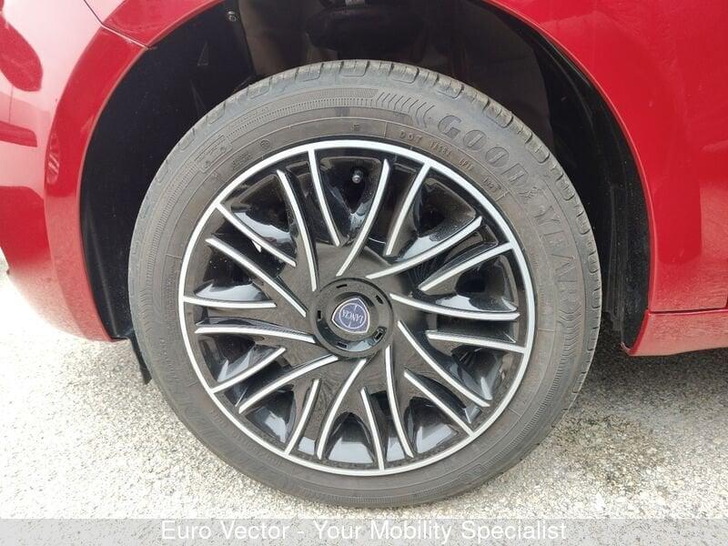 Lancia Ypsilon 1.0 FireFly 5 porte S&S Hybryd Gold