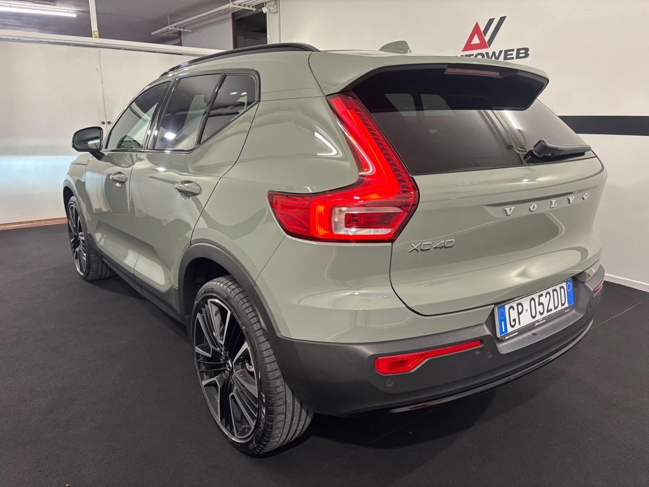 Volvo XC40 B3 automatico Ultimate Dark