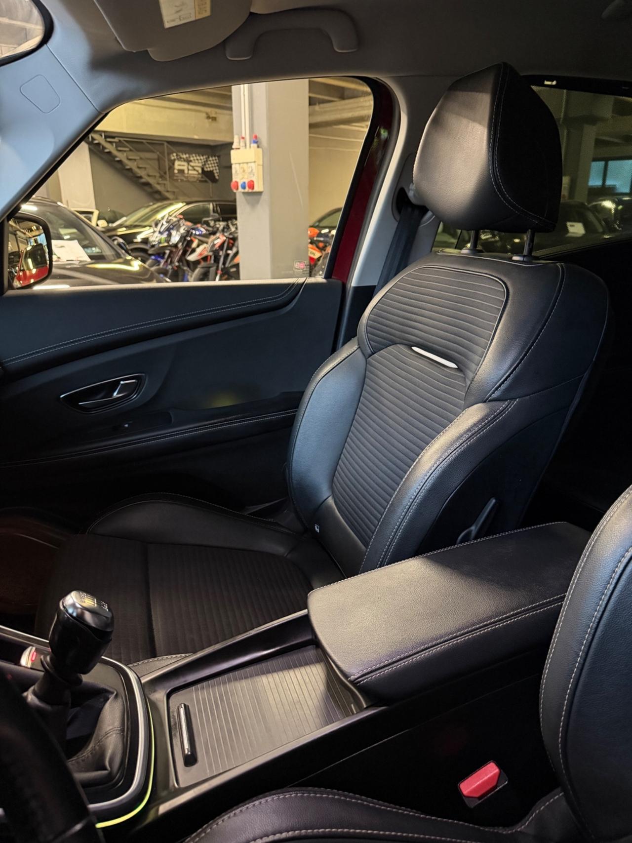 Renault SCÈNIC 1.5 dCi EU6B BOSE INITIALE PARIS
