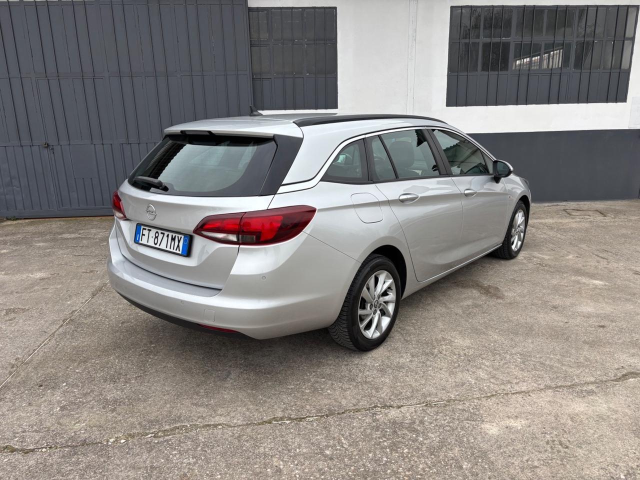 Opel Astra 1.6 CDTi 110CV. Neopatentati. Garanzia