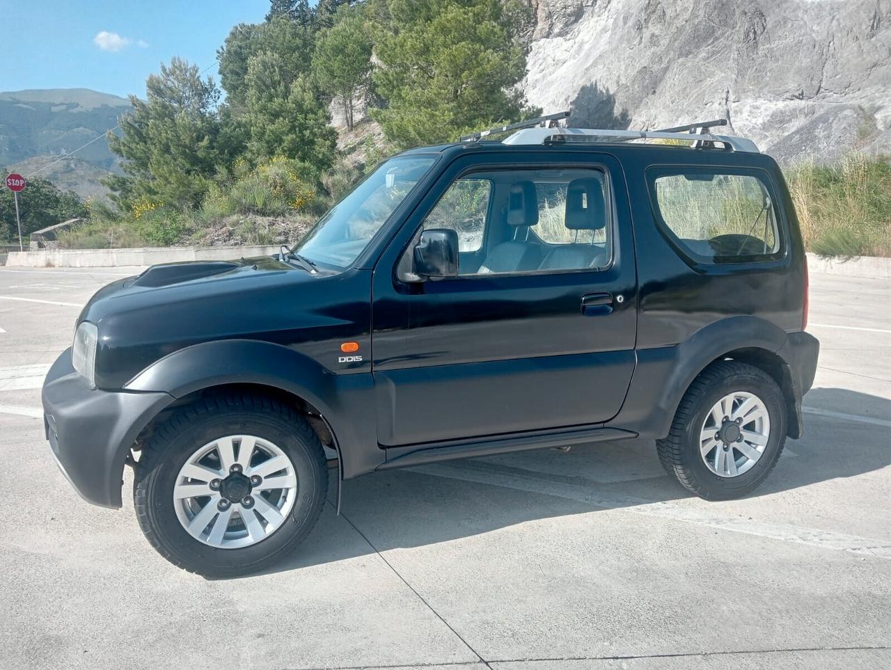 Suzuki Jimny 1.5 DDiS cat 4WD JLX Tagliando e distribuzione nuova