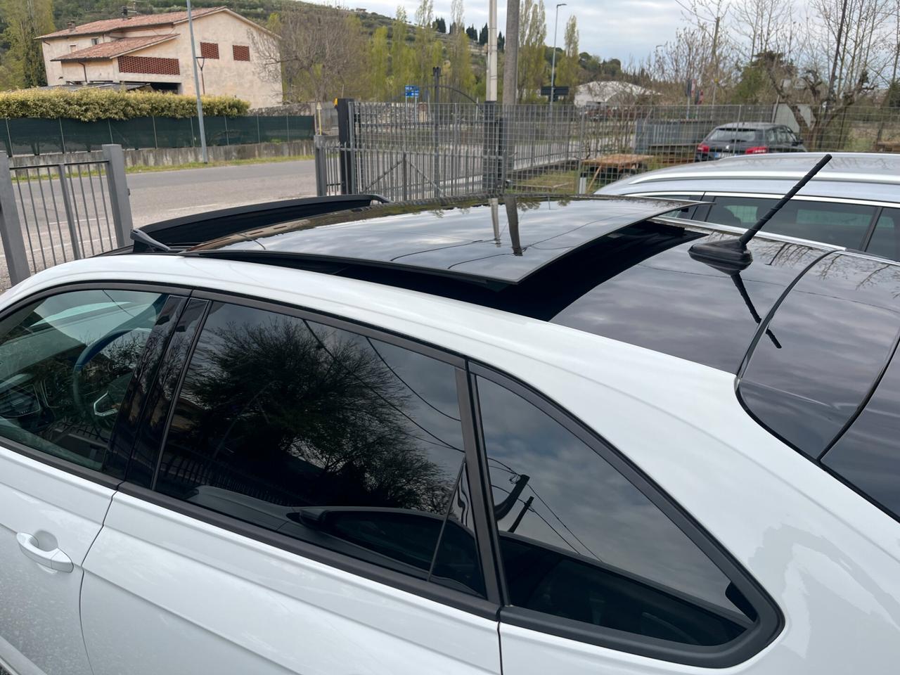 Volkswagen Taigo 1.0 TSI 115 CV DSG R-Line**KM 27635**