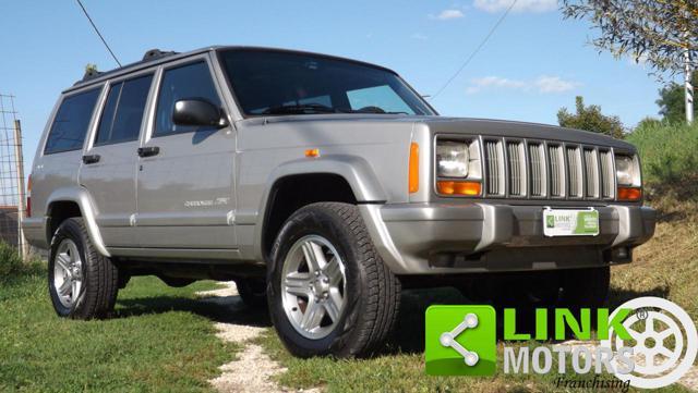 JEEP Cherokee Classic 2.5 TD 4 x4 ben tenuto