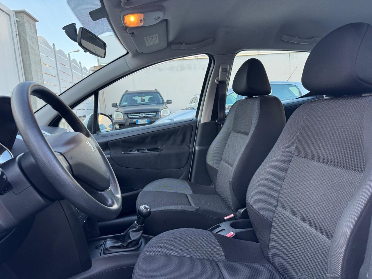 Peugeot 207 1.4 DIESEL 70CV Energie 2011