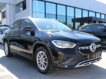 MERCEDES-BENZ GLA 200 d Automatic Business