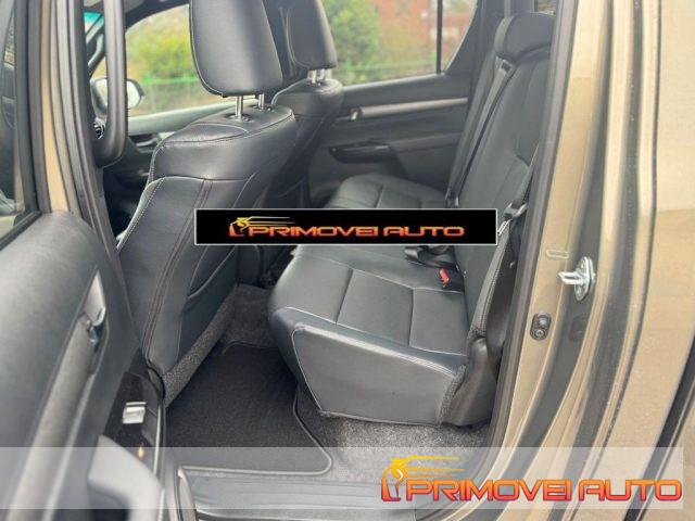 TOYOTA Hilux 2.4 D-4D A/T 4WD 4 porte Double Cab Invincible