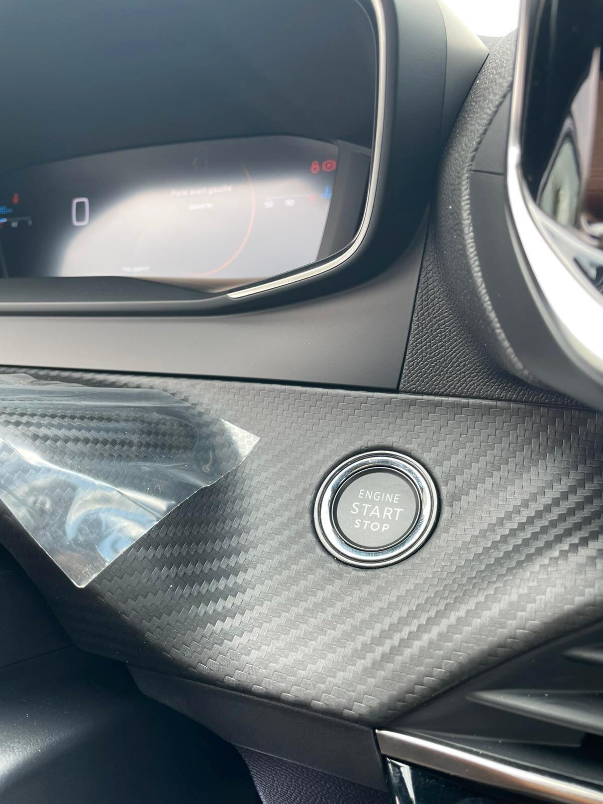 Peugeot 2008 1.2 allure benzina 100cv Nuova di Fabbrica