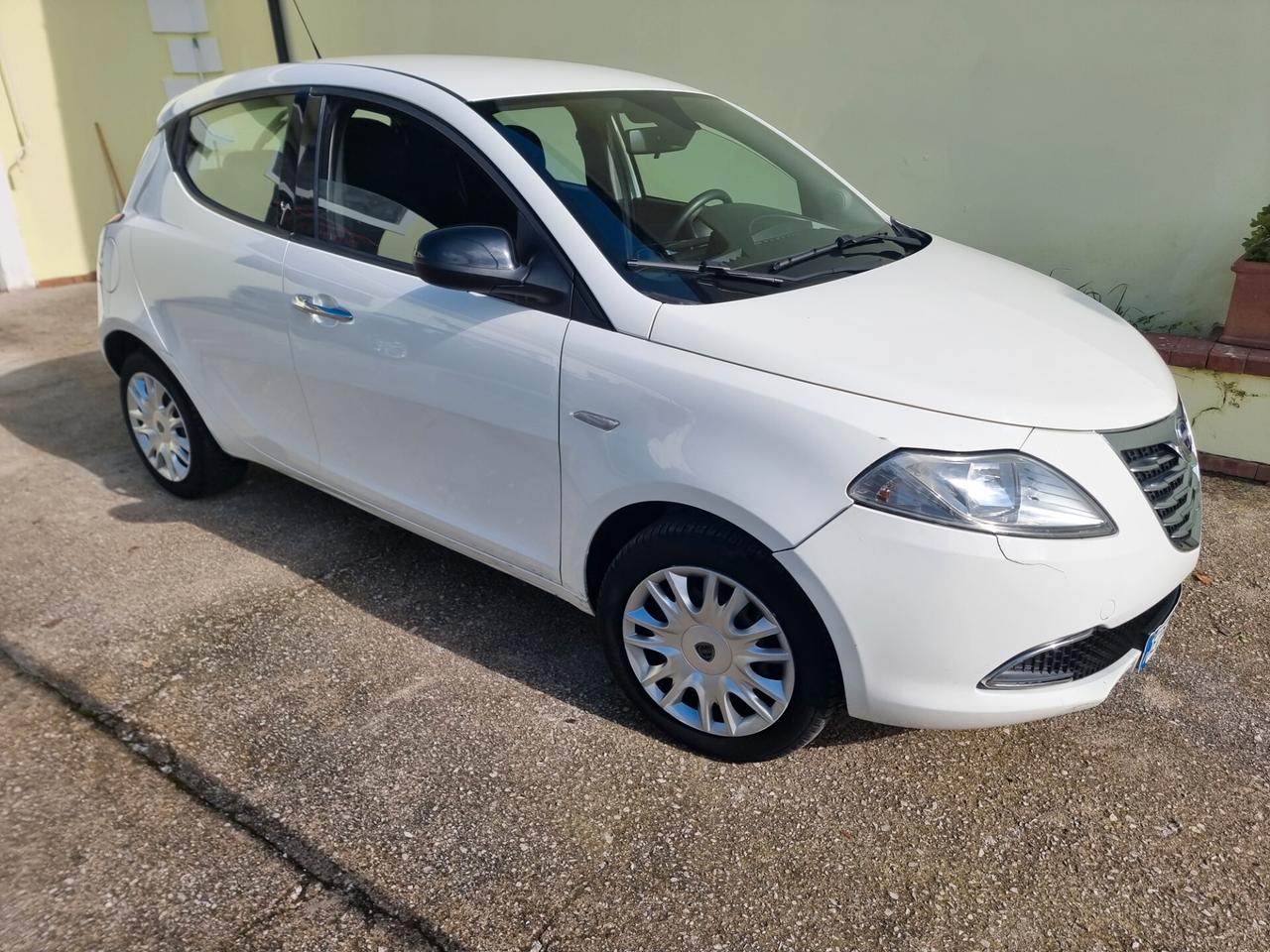 Lancia Ypsilon 1.3 MJT 16V 95 CV 5 porte S&S Silver