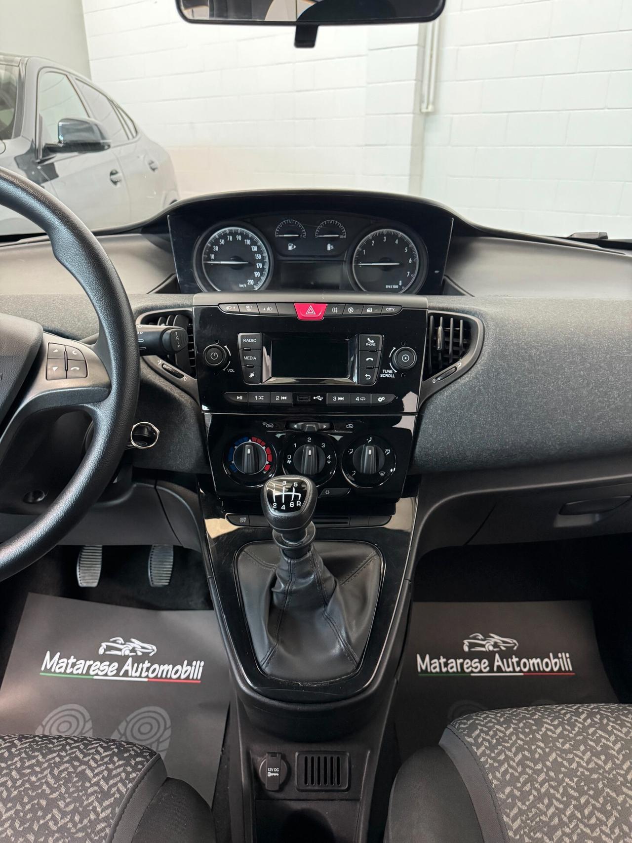 Lancia Ypsilon Hybrid 5p 1.0cc 70cv Bluetooth+Clima OK Neopatentati